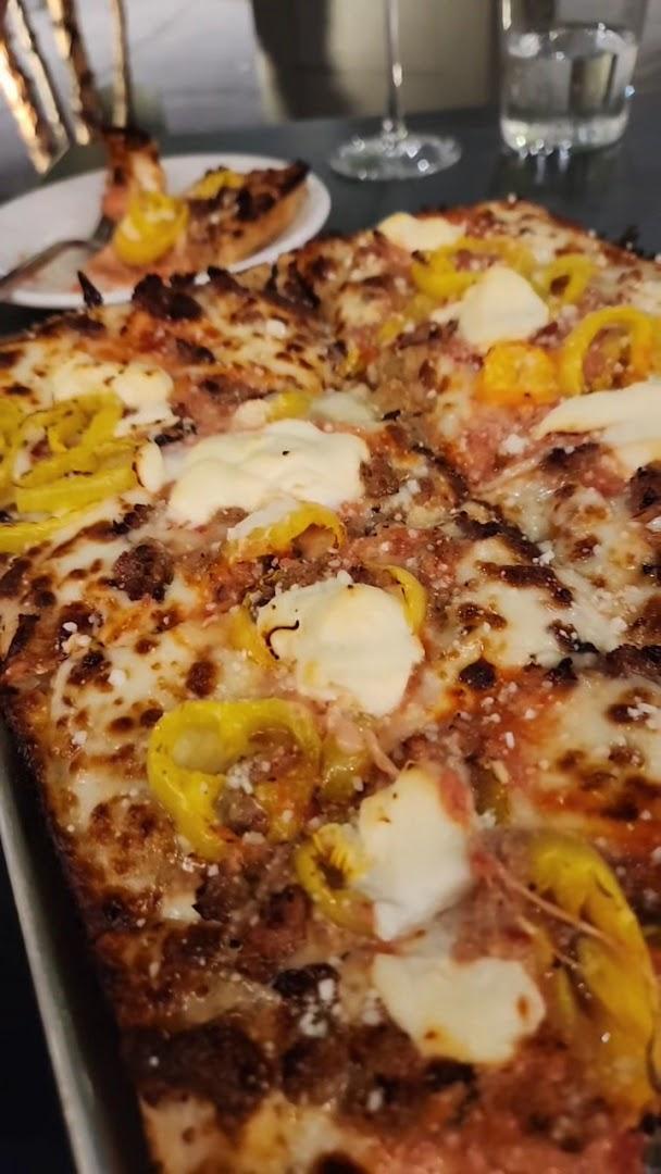 Emmy Squared Pizza: Nulu